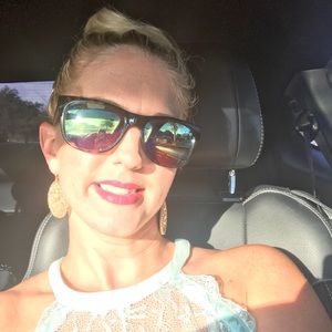 Meet your Posher, Sybil